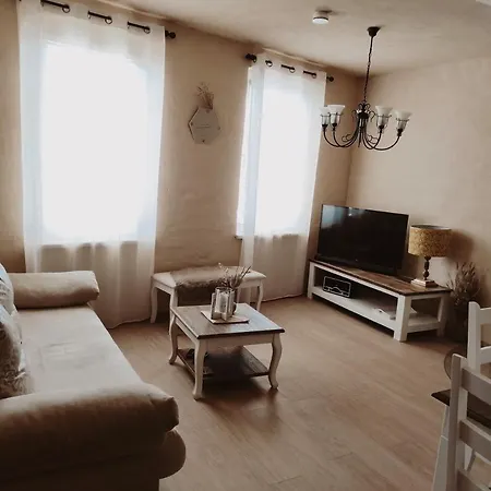 Landhausstil-familienferienwohnung Florentine Bad Klosterlausnitz