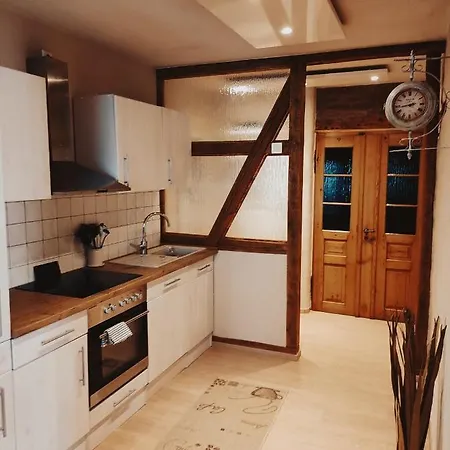 Landhausstil-familienferienwohnung Florentine Apartment Bad Klosterlausnitz