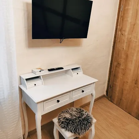 Landhausstil-familienferienwohnung Florentine Apartment *